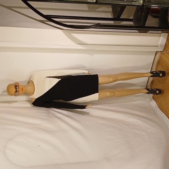 🔥 NWOT Alice + Olivia Black & White Colorblock Open shoulder Dress - Picture 14 of 14